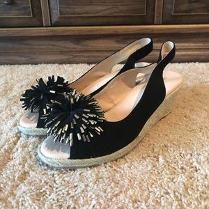NWOT GOLD & BLACK POM WEDGE